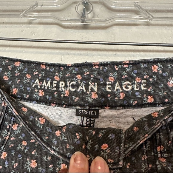 NWOT American Eagle Black Pink Ditsy Mini Floral Print Utility Stretch  Pants - Picture 7 of 8